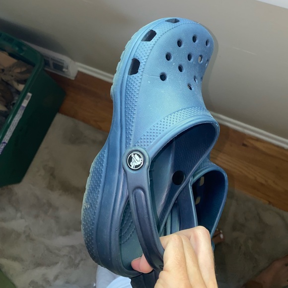 W10 Crocs - Picture 3 of 6